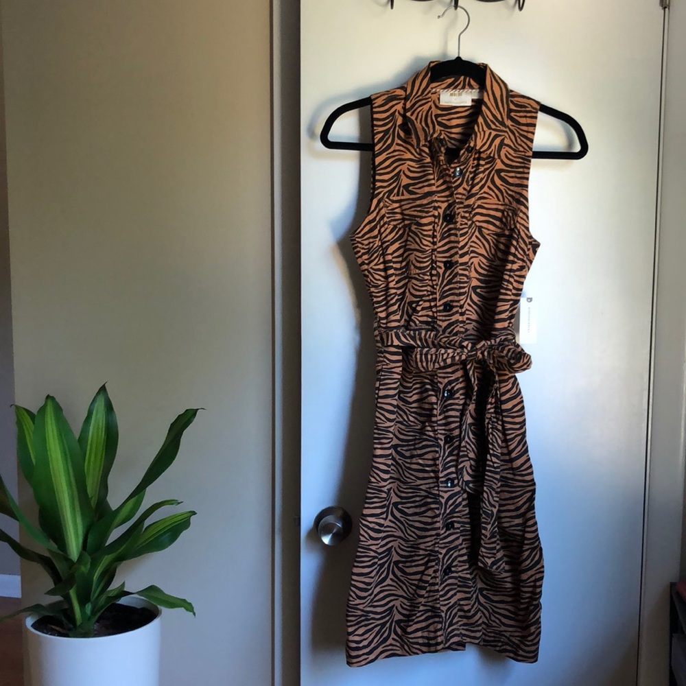 Maeve Tiger Button Down Dress - Picture 4 of 7